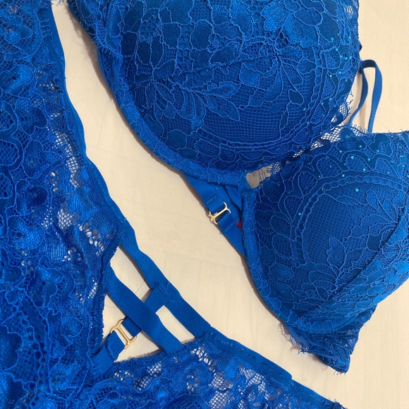 LA SENZA Blue Lace BRA and PANTY set - Picture 2 of 6